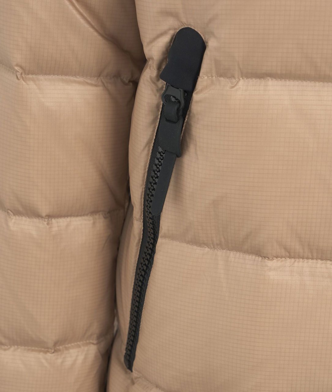Peuterey Light nylon ripstop down jacket 'Honova NR 02' Bruin