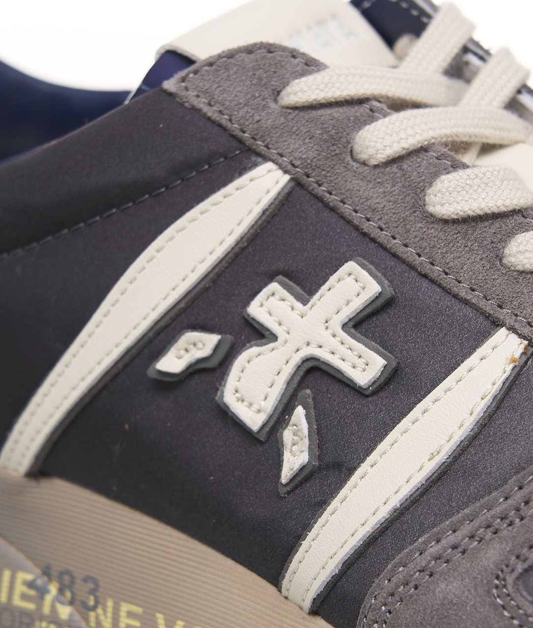 Premiata Sneakers 'Lander' Grijs