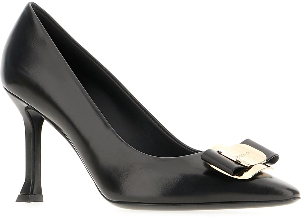 Ferragamo Ferragamo Black nappa leather pumps Zwart