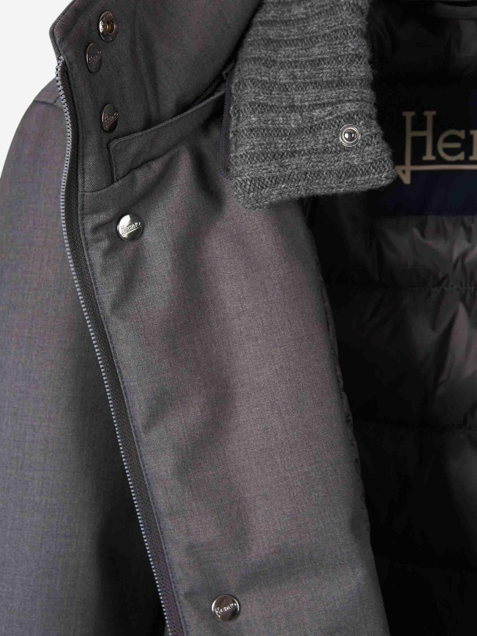 Herno Elegant Hooded Jacket Divers