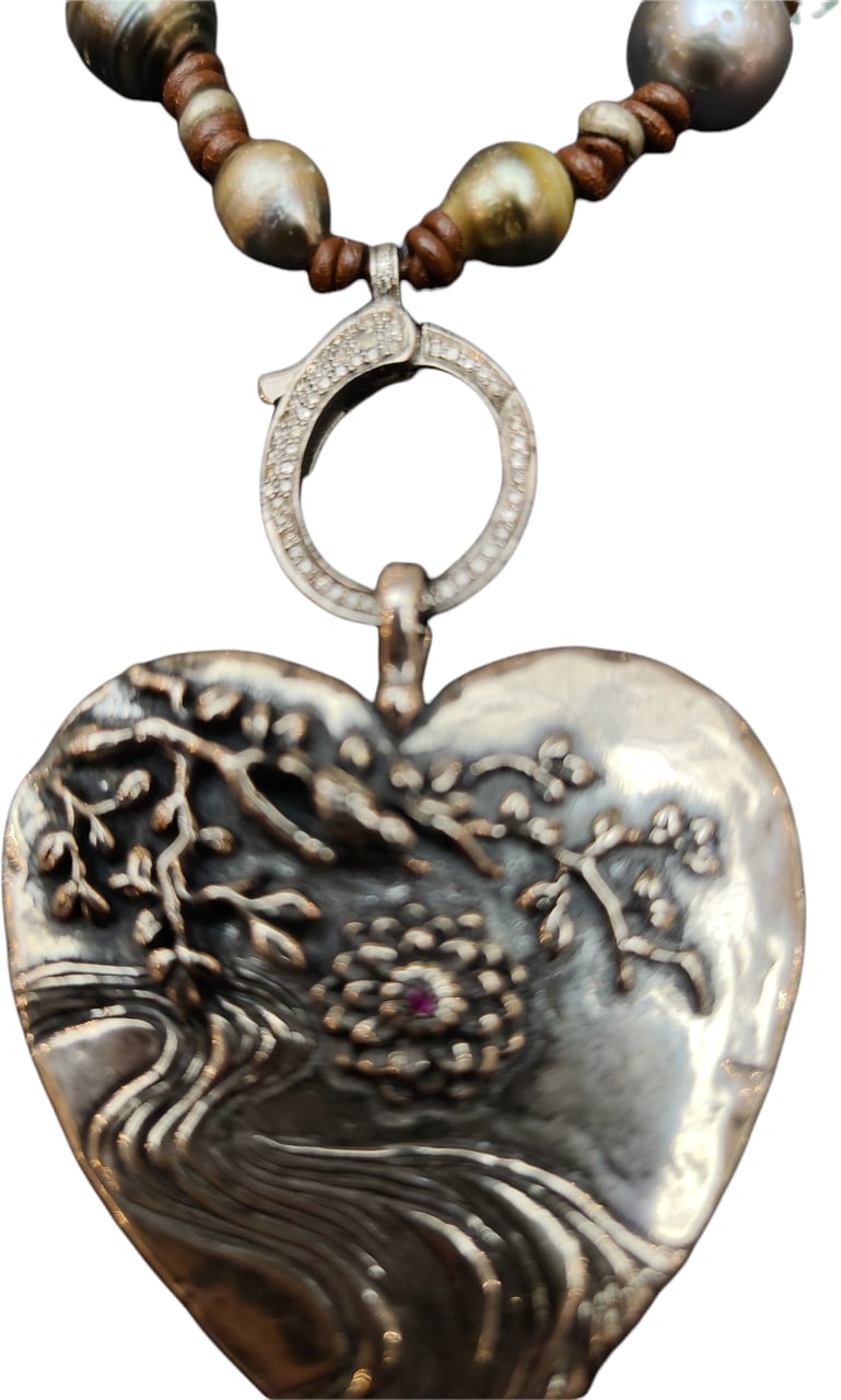 Catherine Michiels Pendentif cœur argent floral rubis Am loving Awareness 0136SS Catherine Michiels Divers