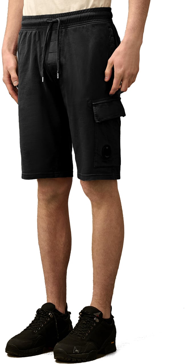 CP Company C.P. COMPANY CARGO LIGHT FLEECE BERMUDA SHORTS Zwart