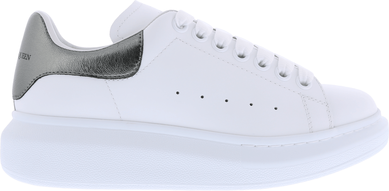 Alexander McQueen Oversized metallic leather sneakers Grijs
