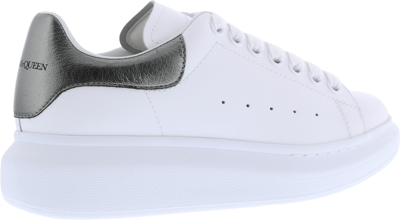 Alexander McQueen Oversized metallic leather sneakers Grijs