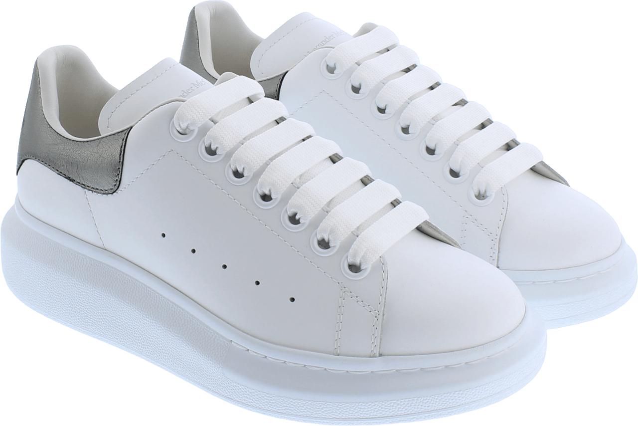 Alexander McQueen Oversized metallic leather sneakers Grijs