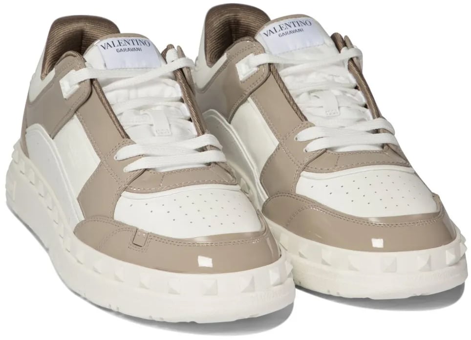 Valentino Garavani Freedots Rockstud Sneakers Divers