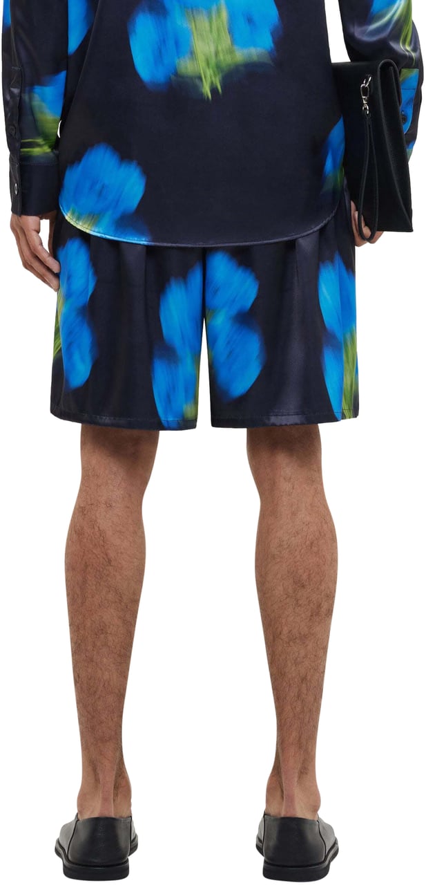 FLÂNEUR Blurred Flower Shorts | Black Zwart