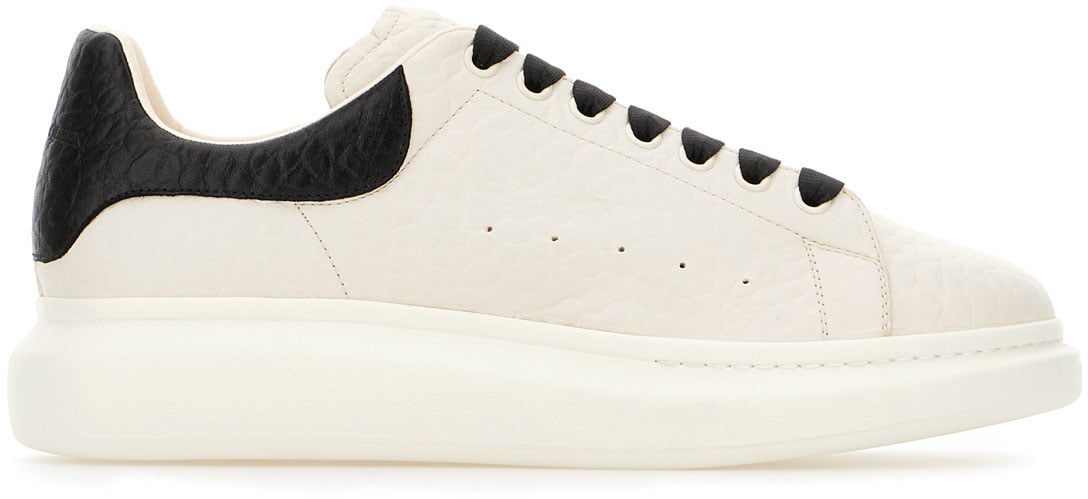 Alexander McQueen Alexander McQueen Ivory leather sneakers with black leather heel Neutraal