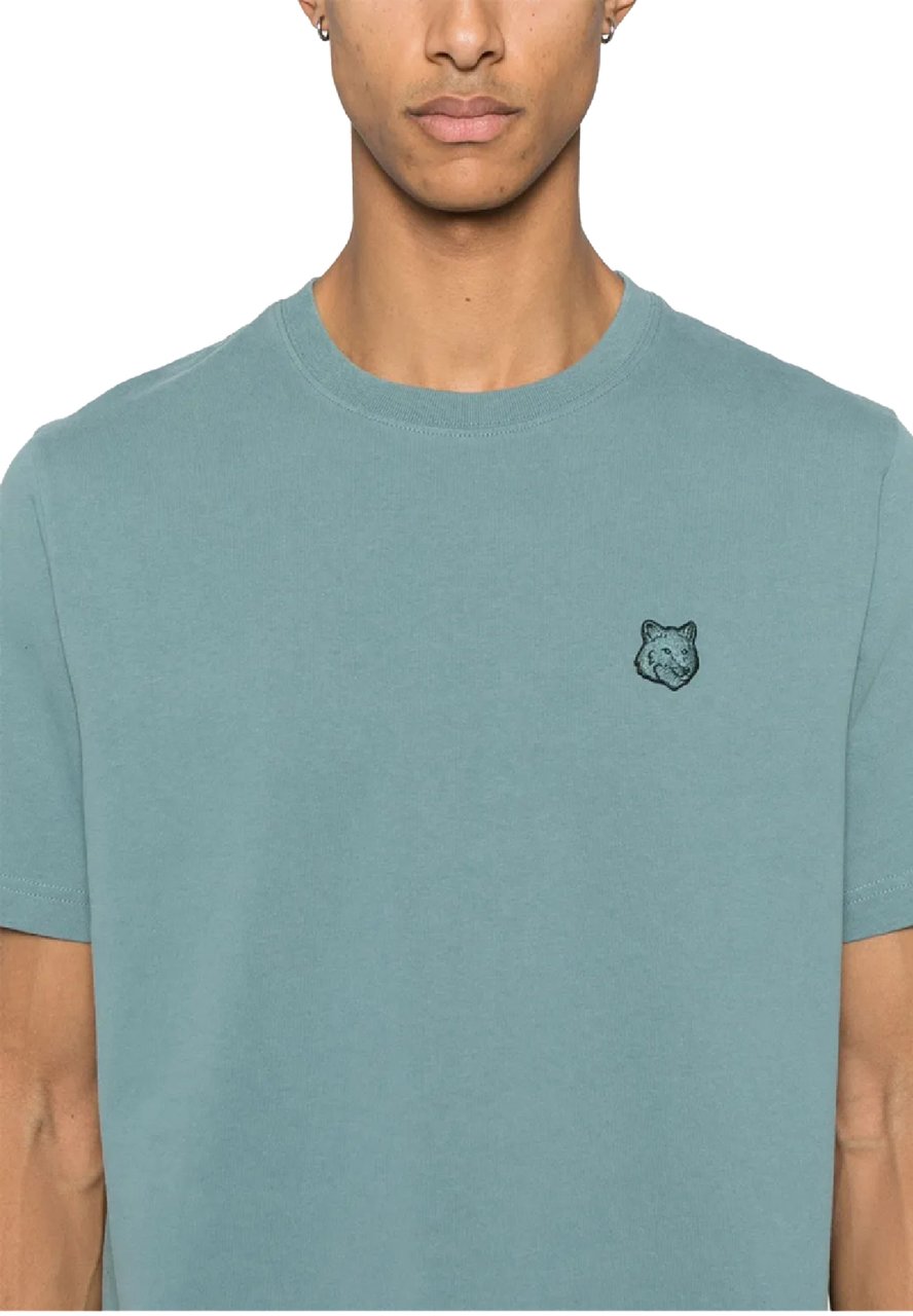 Maison Kitsuné bold fox head patch comfort t-shirt divers. Divers