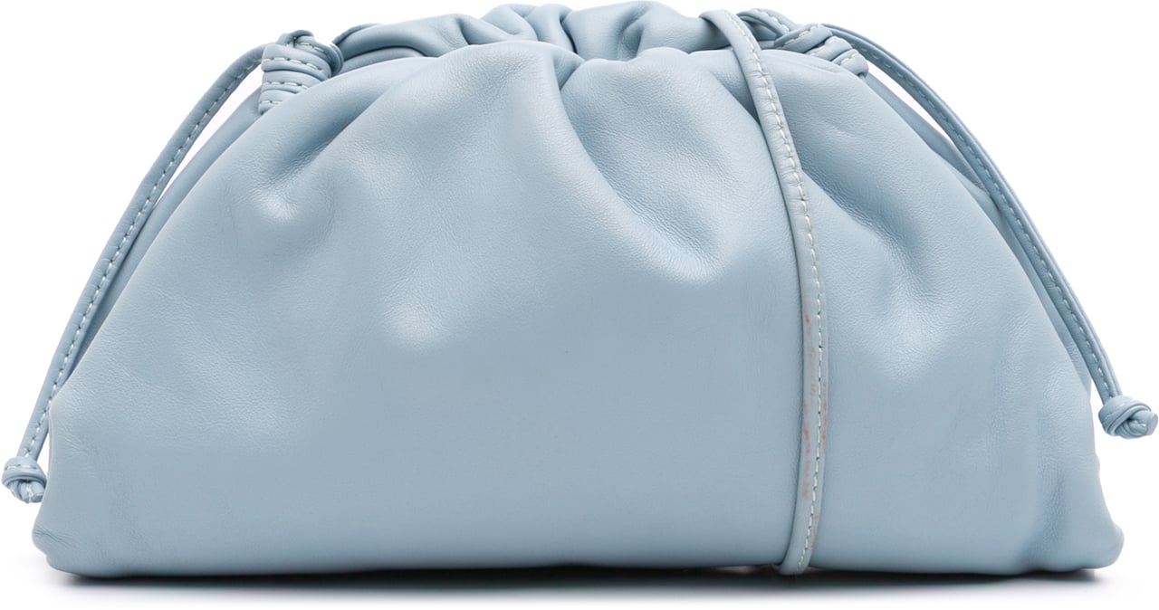 Bottega Veneta Lambskin The Mini Pouch Crossbody Blauw