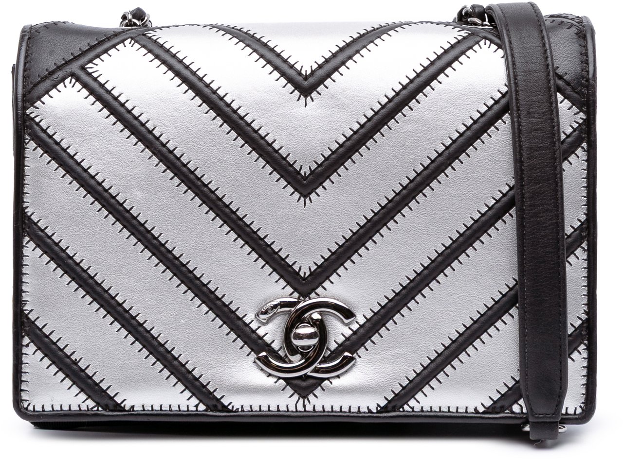 Chanel Small Chevron Lambskin Couture Flap Zilver