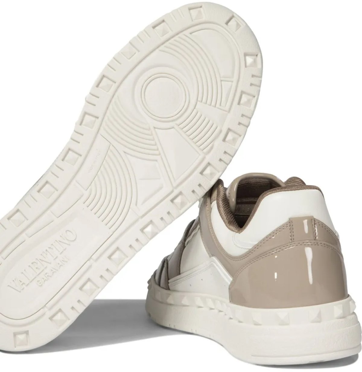 Valentino Garavani Freedots Rockstud Sneakers Divers