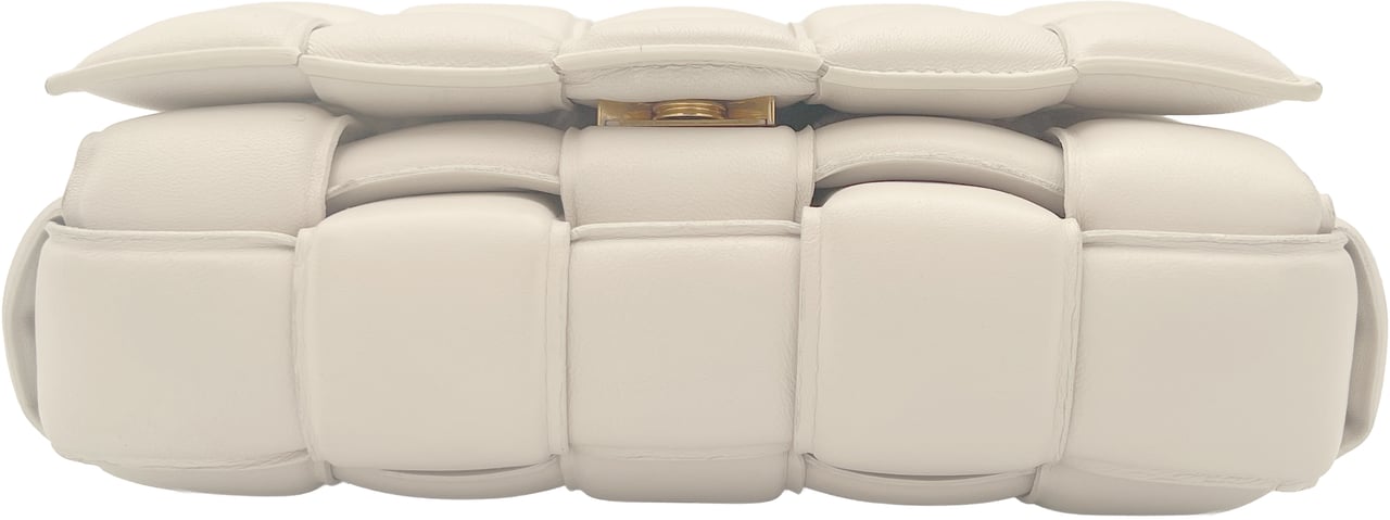 Bottega Veneta Bottega Veneta Padded Cassette - Off-White Wit