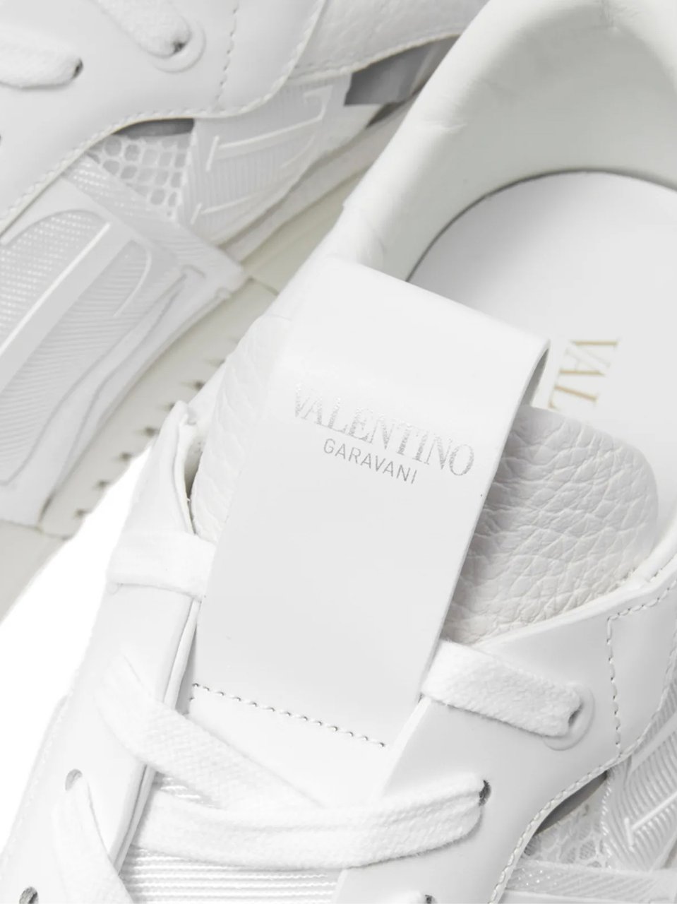 Valentino Garavani Vl7n Logo Low-top Sneakers Wit