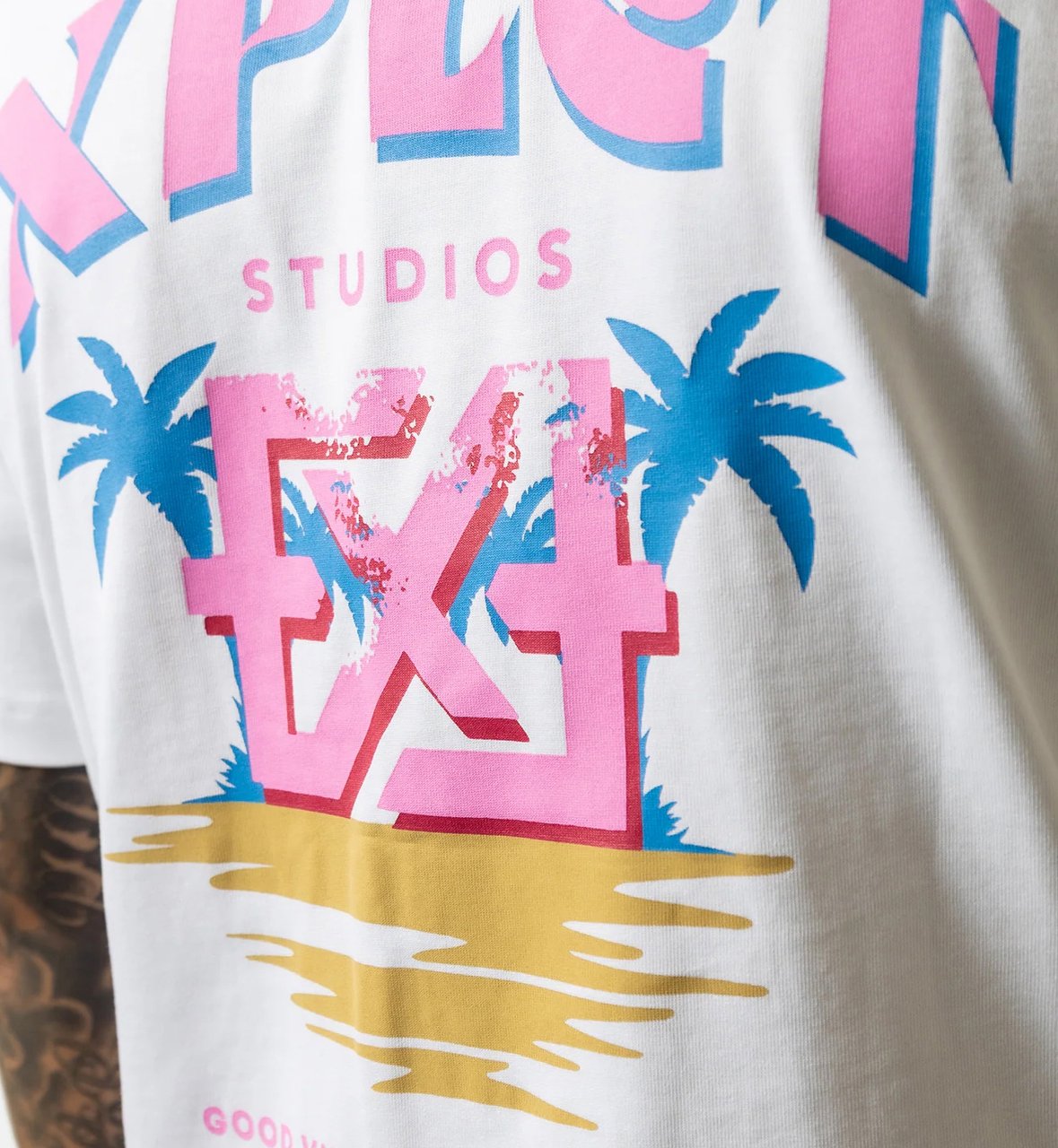 XPLCT Studios Vibe Tee Wit