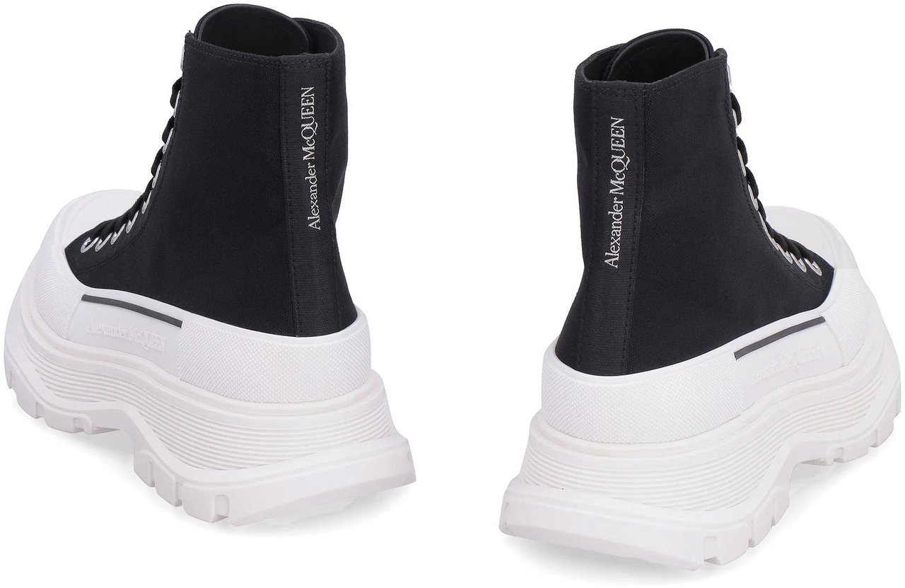 Alexander McQueen Alexander McQueen Treadslick High Top Sneakers Zwart