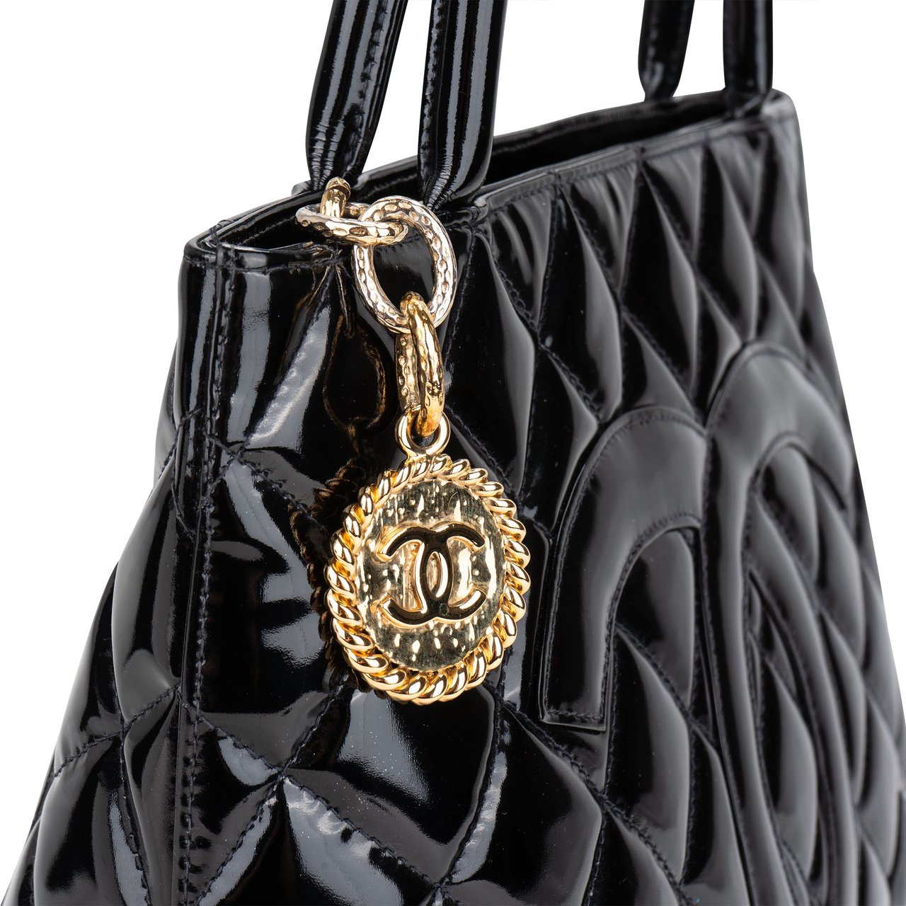 Chanel Chanel Quilted Patent Leather CC Medaillon Handbag Divers