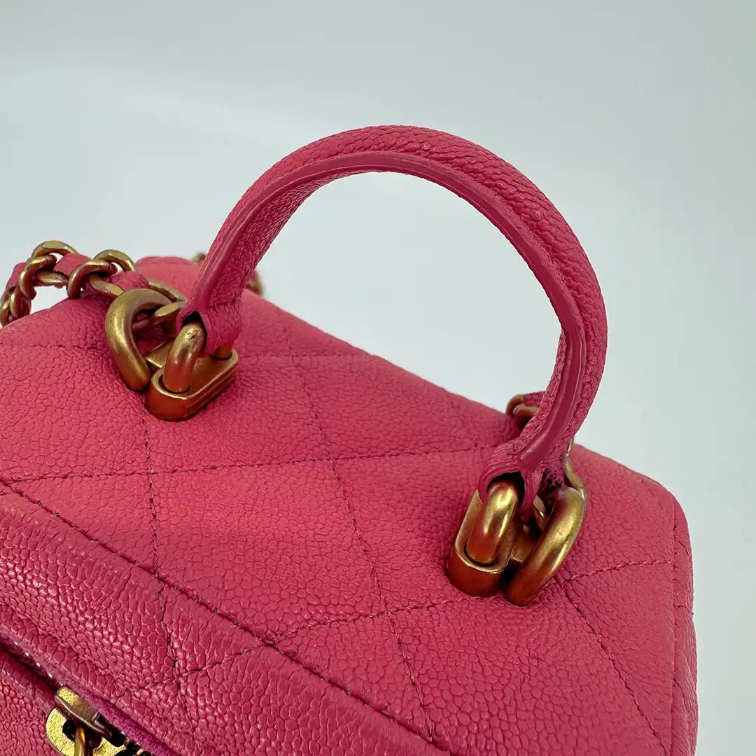 Chanel Chanel Vanity Pink Micro Bag Caviar Leather Pink / very good Roze