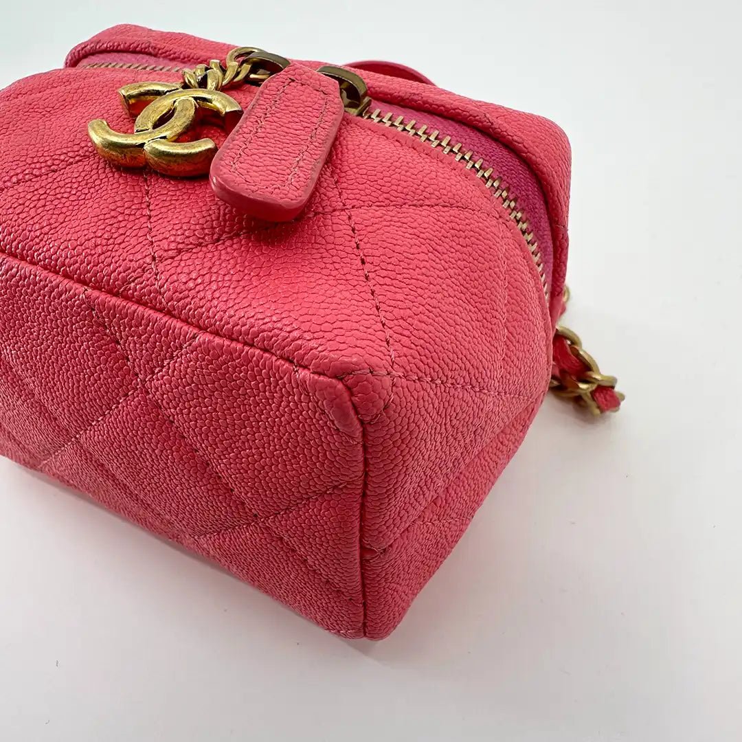Chanel Chanel Vanity Pink Micro Bag Caviar Leather Pink / very good Roze
