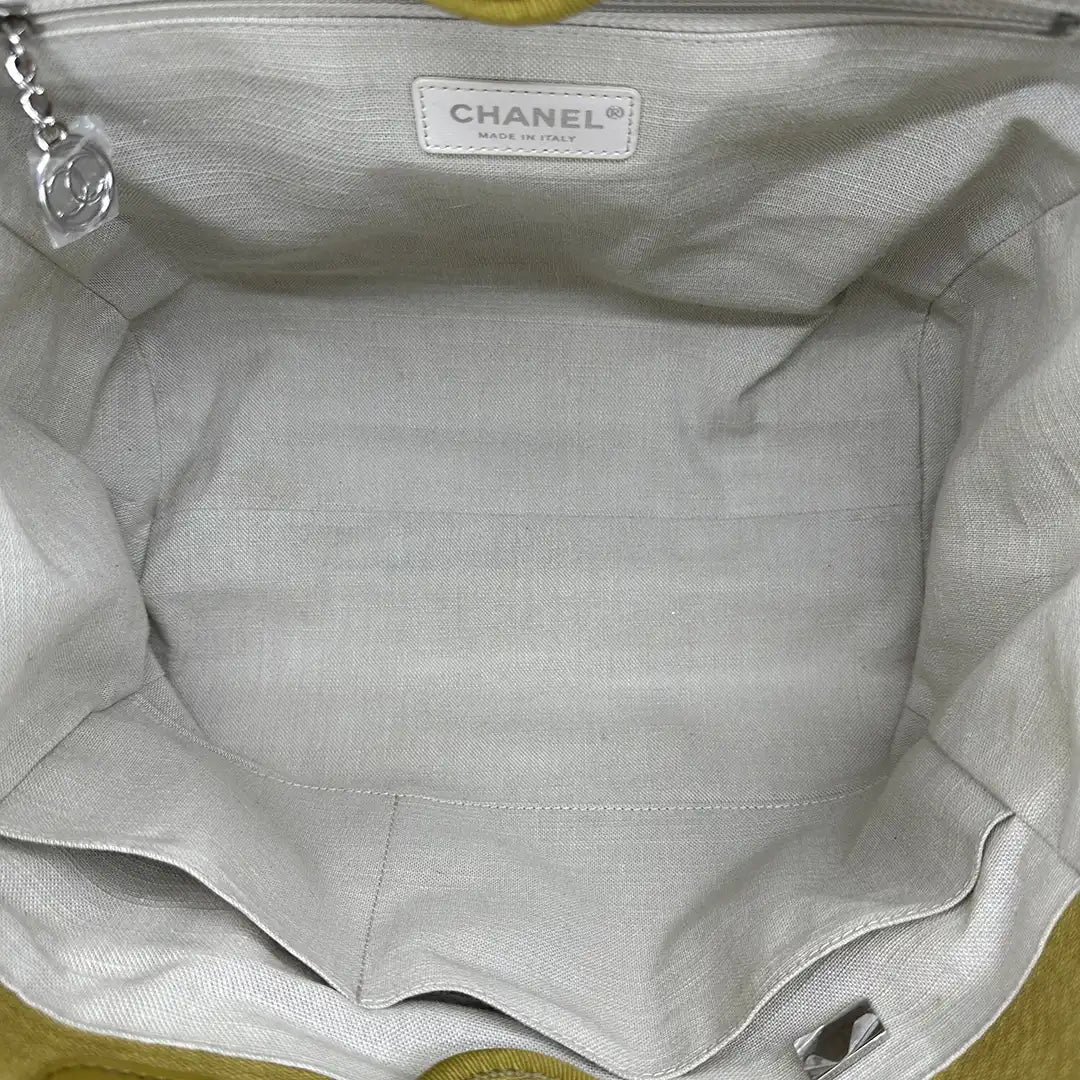 Chanel Chanel Deauville Small with Pochette 2023 khaki Fullset / very good Groen
