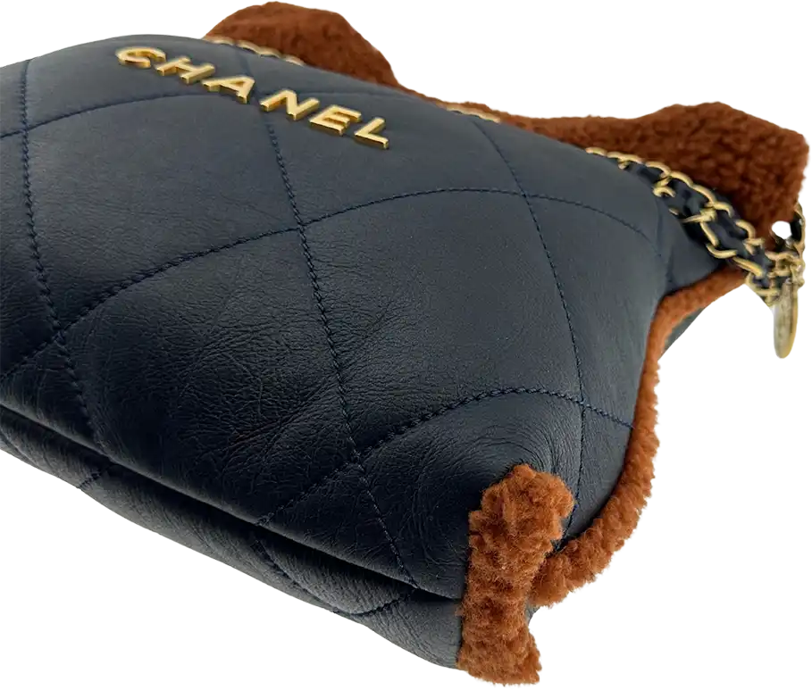 Chanel Chanel 22 small hobo bag in lambskin leather with lambskin / mint condition Blauw