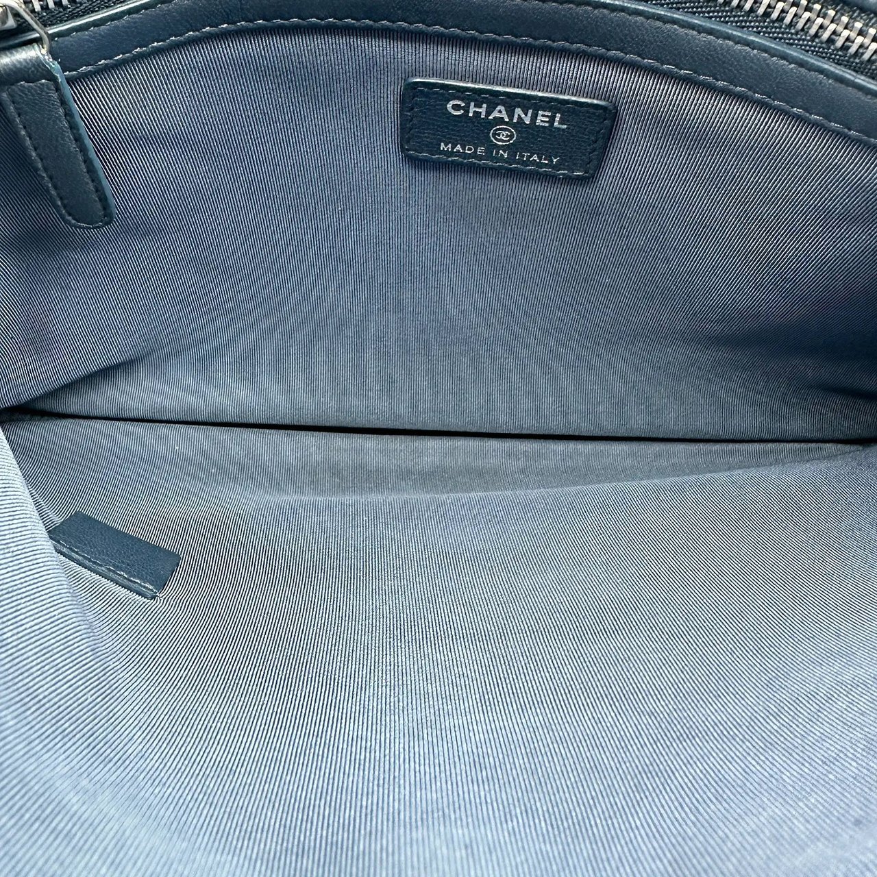 Chanel Chanel Coco Mark Pouch Matelasse Clutch dark blue / very good Blauw