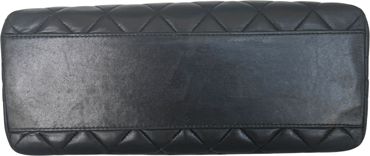 Chanel Chanel Matelasse Top Handle Handbag Black / acceptable Zwart