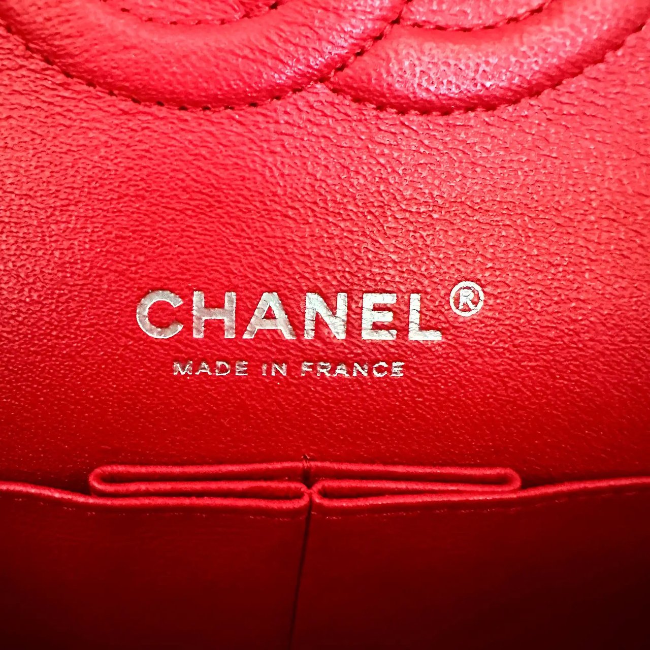 Chanel Chanel Medium Bicolor Quilted Patent Calfskin Double Flap Bag / neuwertig Zwart