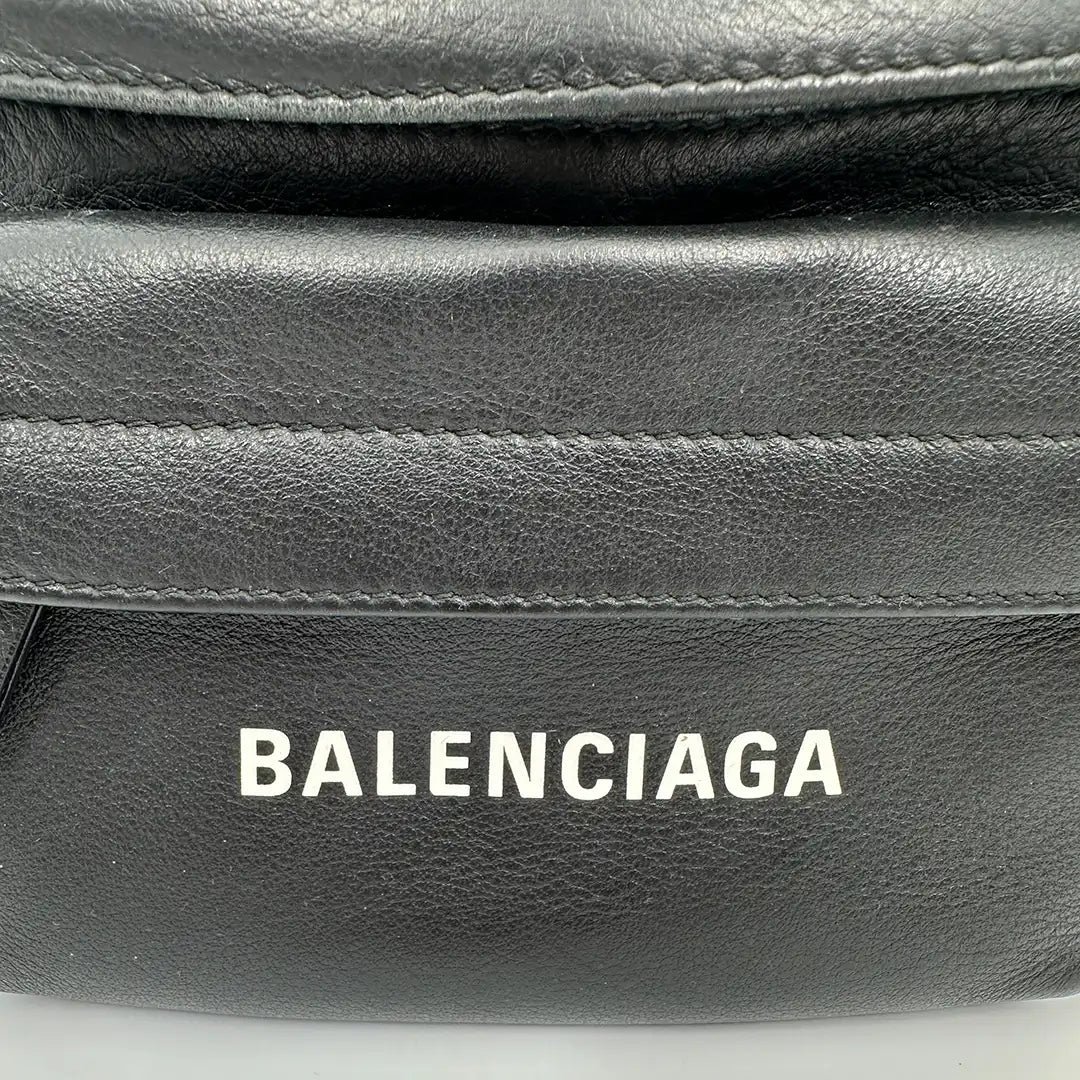 Balenciaga Balenciaga Everyday Beltpack Bag black leather / very good Zwart