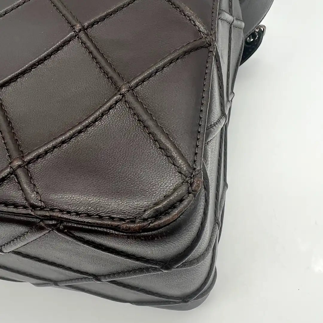 Chanel Chanel Vintage shoulder bag dark brown / very good Bruin
