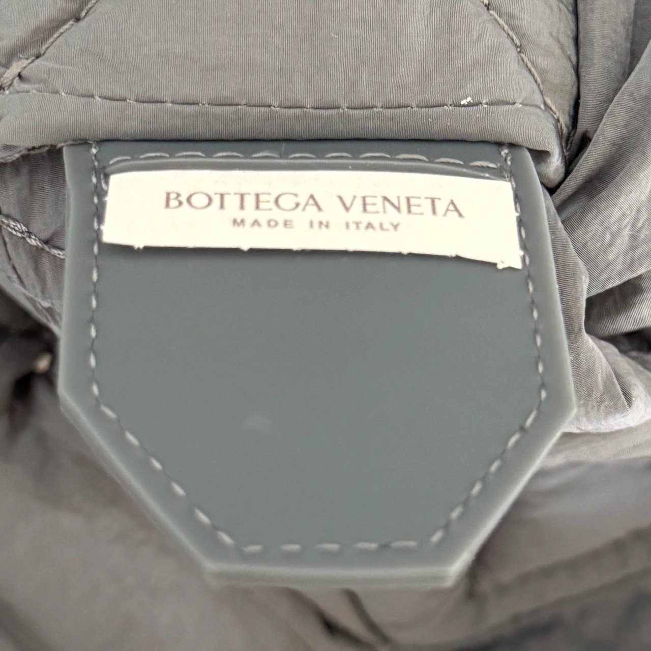 Bottega Veneta Bottega Veneta Medium Padded Tech Cassette Tasche Space/Silver Grau / neuwertig Grijs