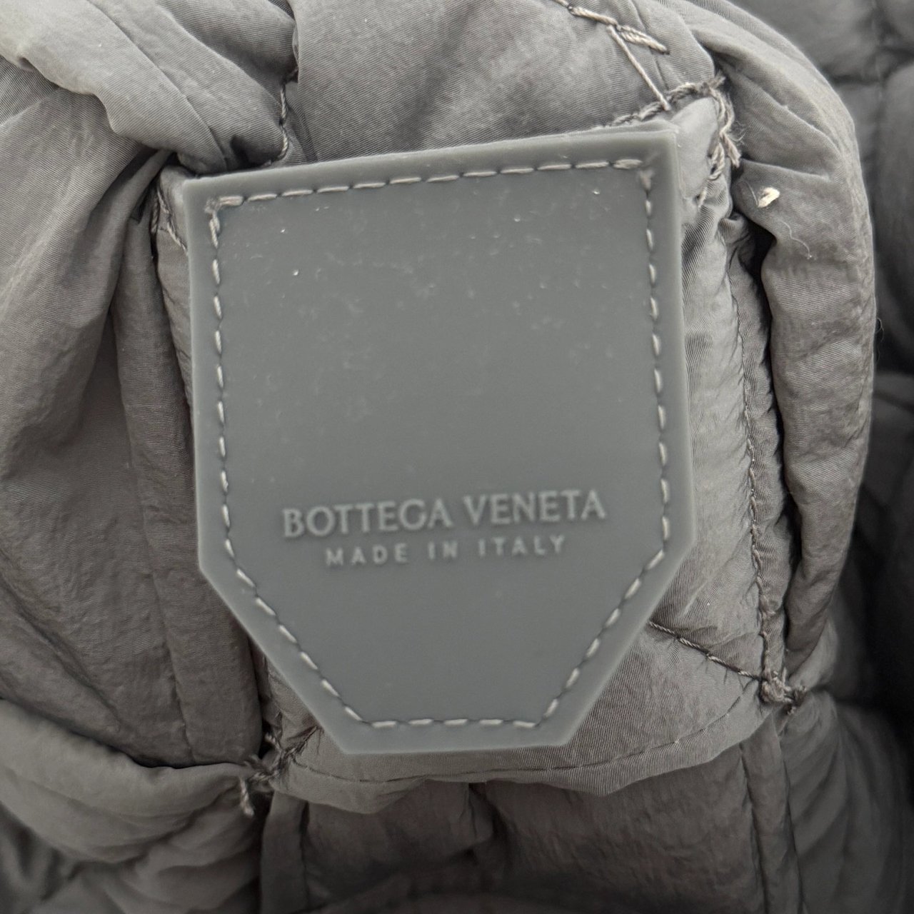 Bottega Veneta Bottega Veneta Medium Padded Tech Cassette Tasche Space/Silver Grau / neuwertig Grijs
