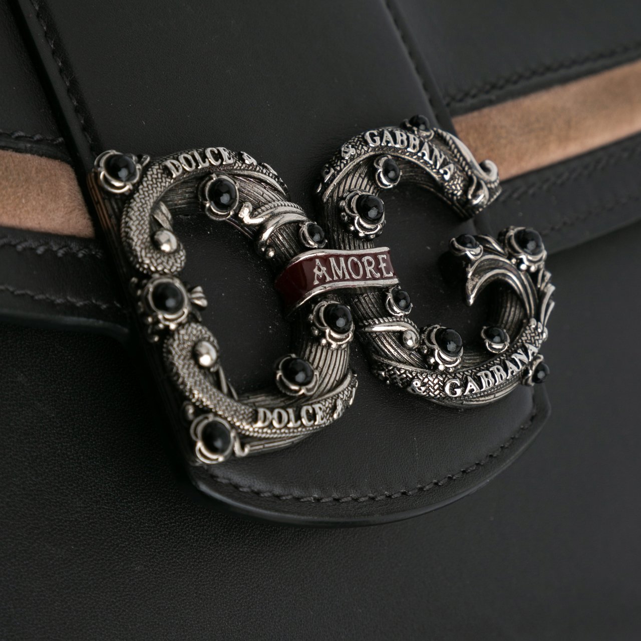 Dolce & Gabbana Medium Leather DG Amore Shoulder Bag Zwart
