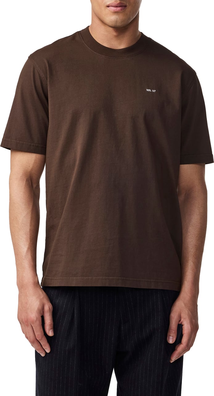 NN07 Adam Logo Tee Bruin