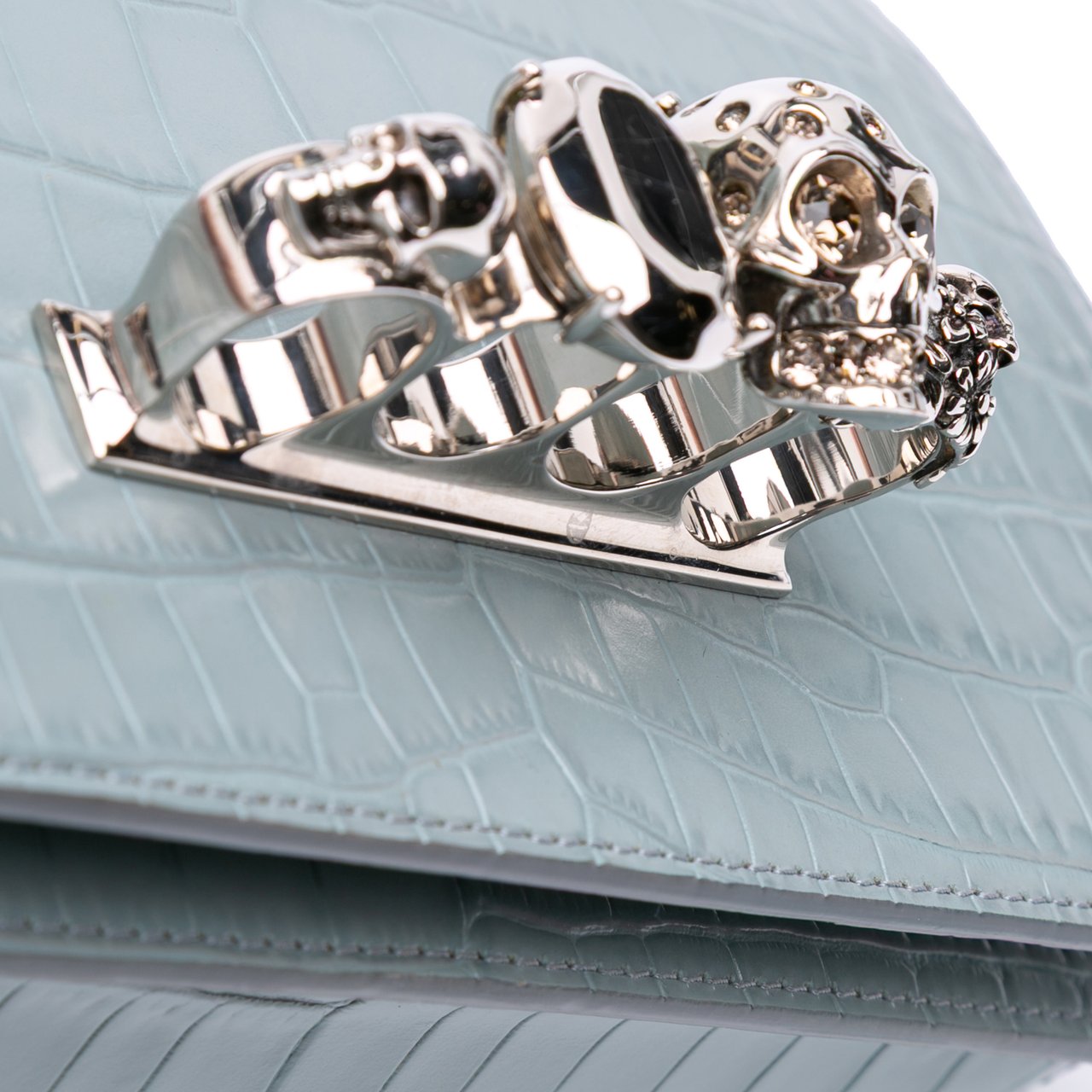 Alexander McQueen Croc Embossed Calfskin Skull Knuckle Duster Crossbody Blauw