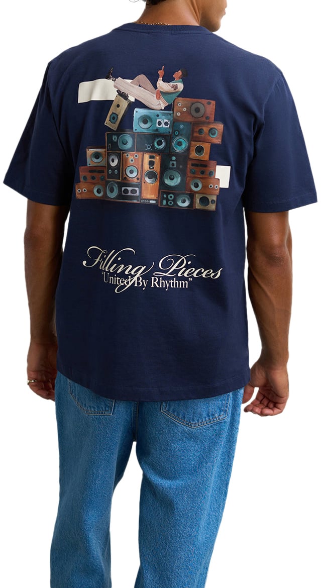 Filling Pieces T-shirt Speaker Wall Navy Blauw