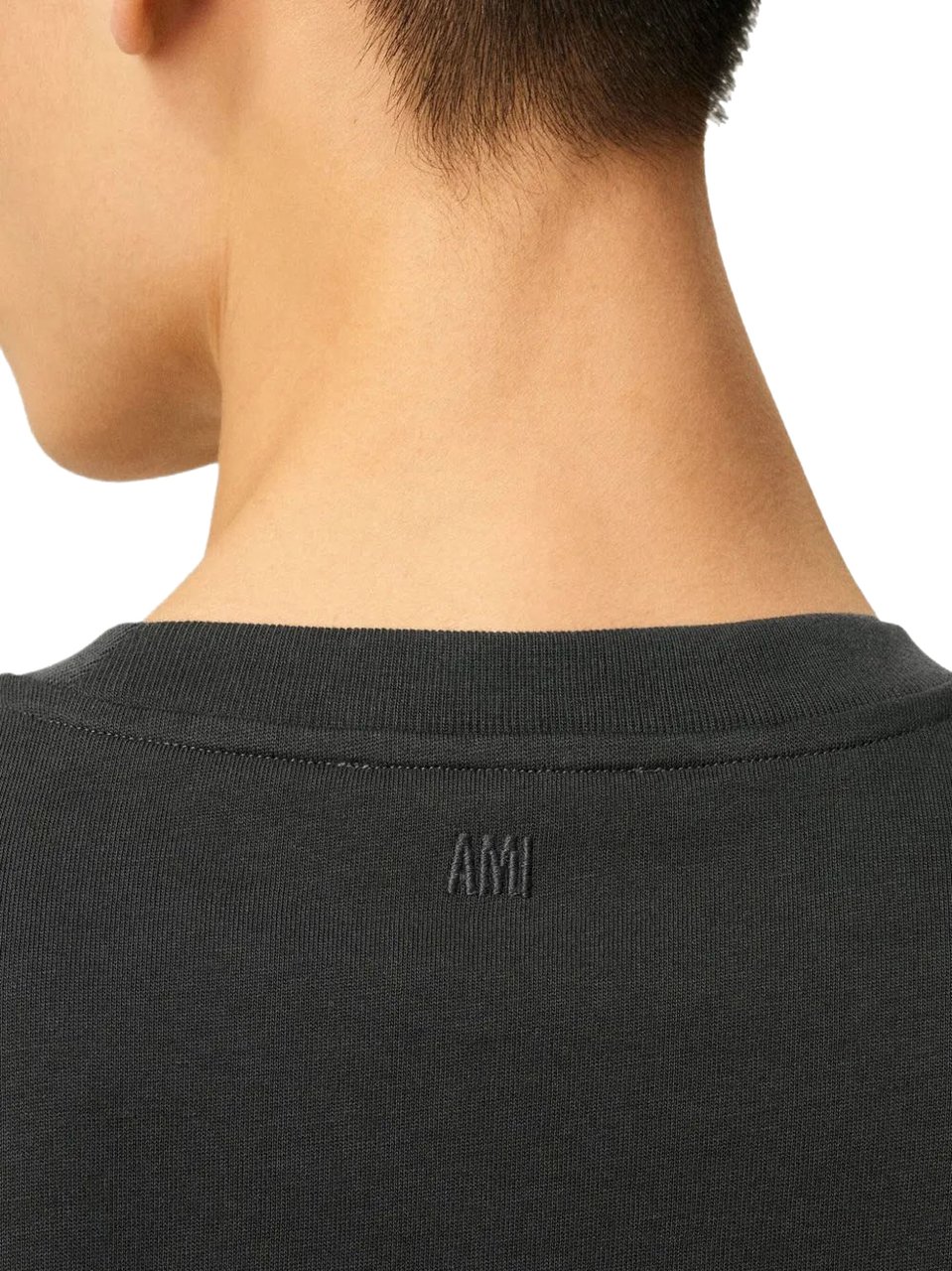 AMI Paris t shirt en coton a motif coeur embosse Grijs