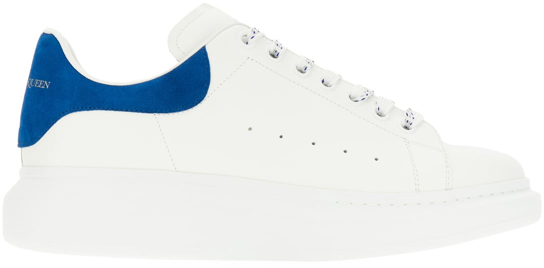 Alexander McQueen Alexander McQueen White leather sneakers with blue suede heel Wit