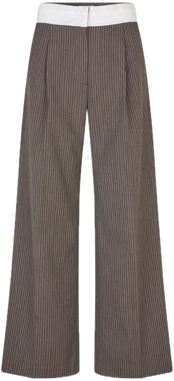 Baum Und Pferdgarten Neyat Bruin