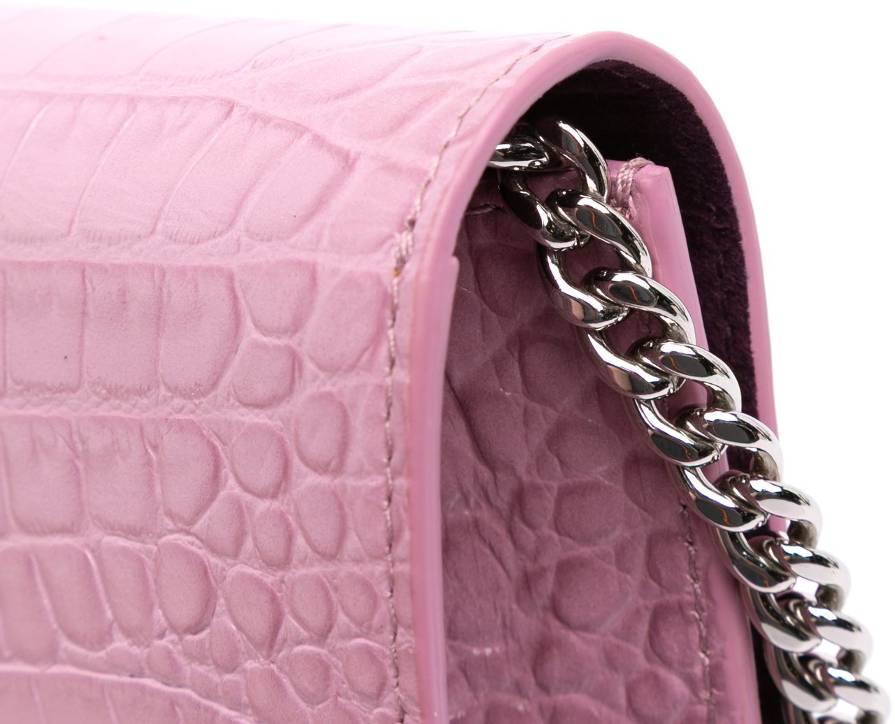 Alexander McQueen Small Crocodile Embossed Calfskin Skull Crossbody Roze