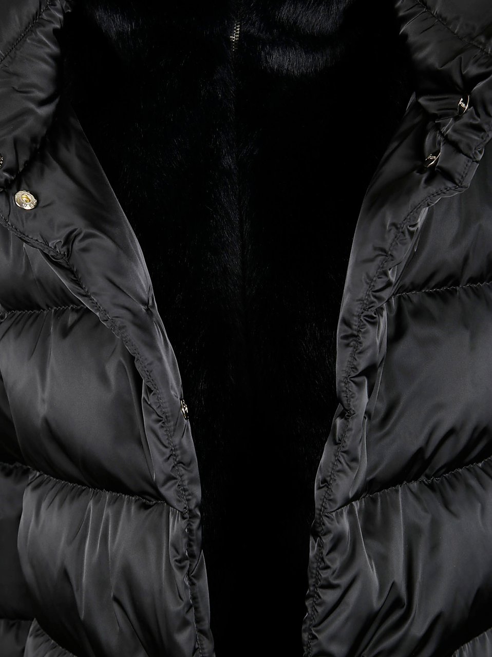 Herno a shape in satin with faux fur bib Zwart