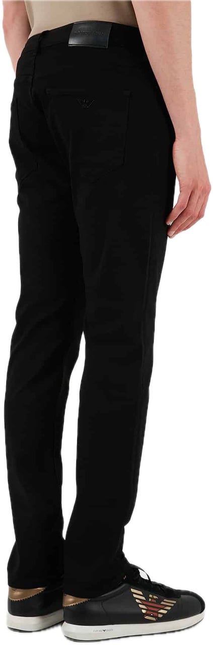 Emporio Armani J06 Plain Black Zwart