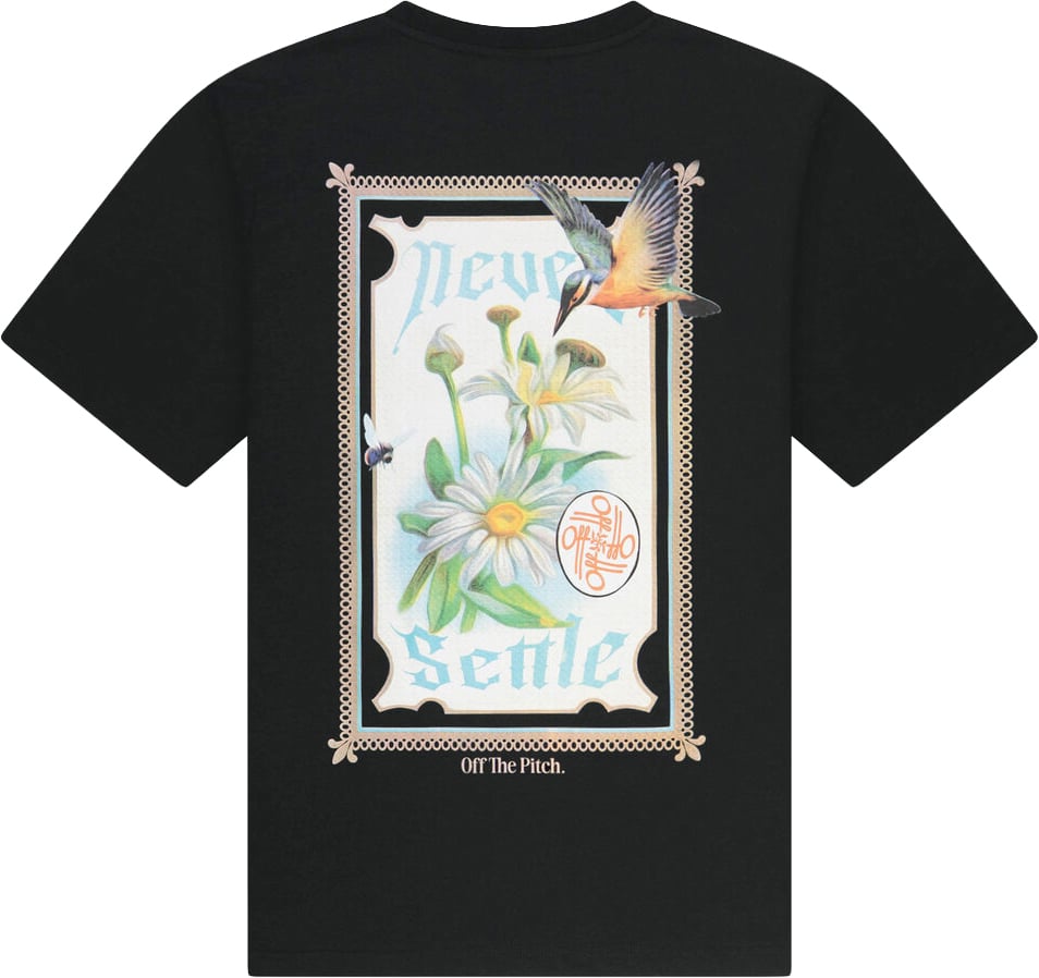 OFF THE PITCH Never Settle Regular Fit Tee Black Zwart