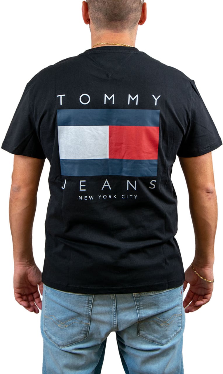 Tommy Jeans Tommy Jeans TJM Reg Flag Graph Bckprnt T Ext Zwart