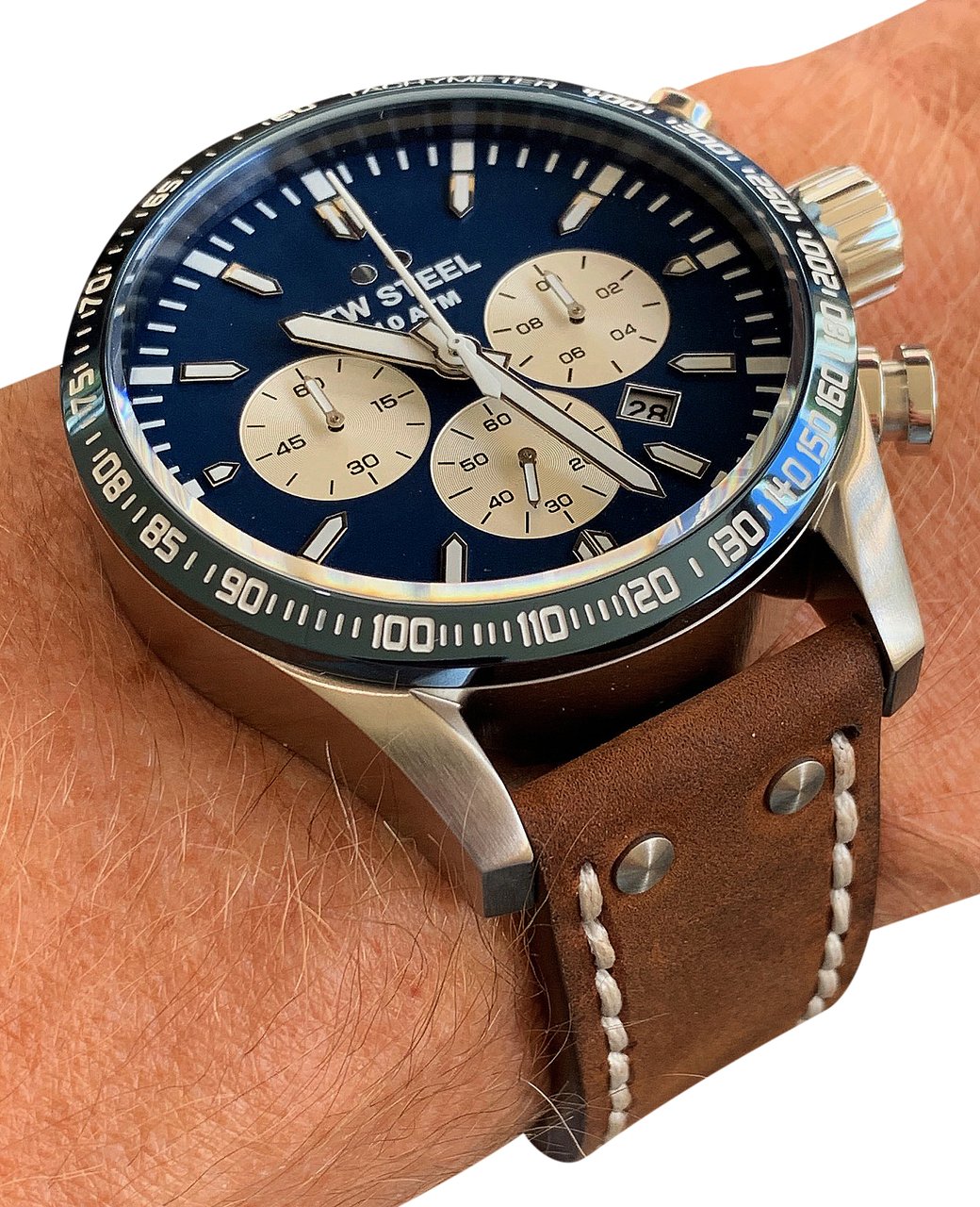 TW Steel TW Steel TWVS121 Volante Steel Chrono Bruin Leer 48mm Zilver