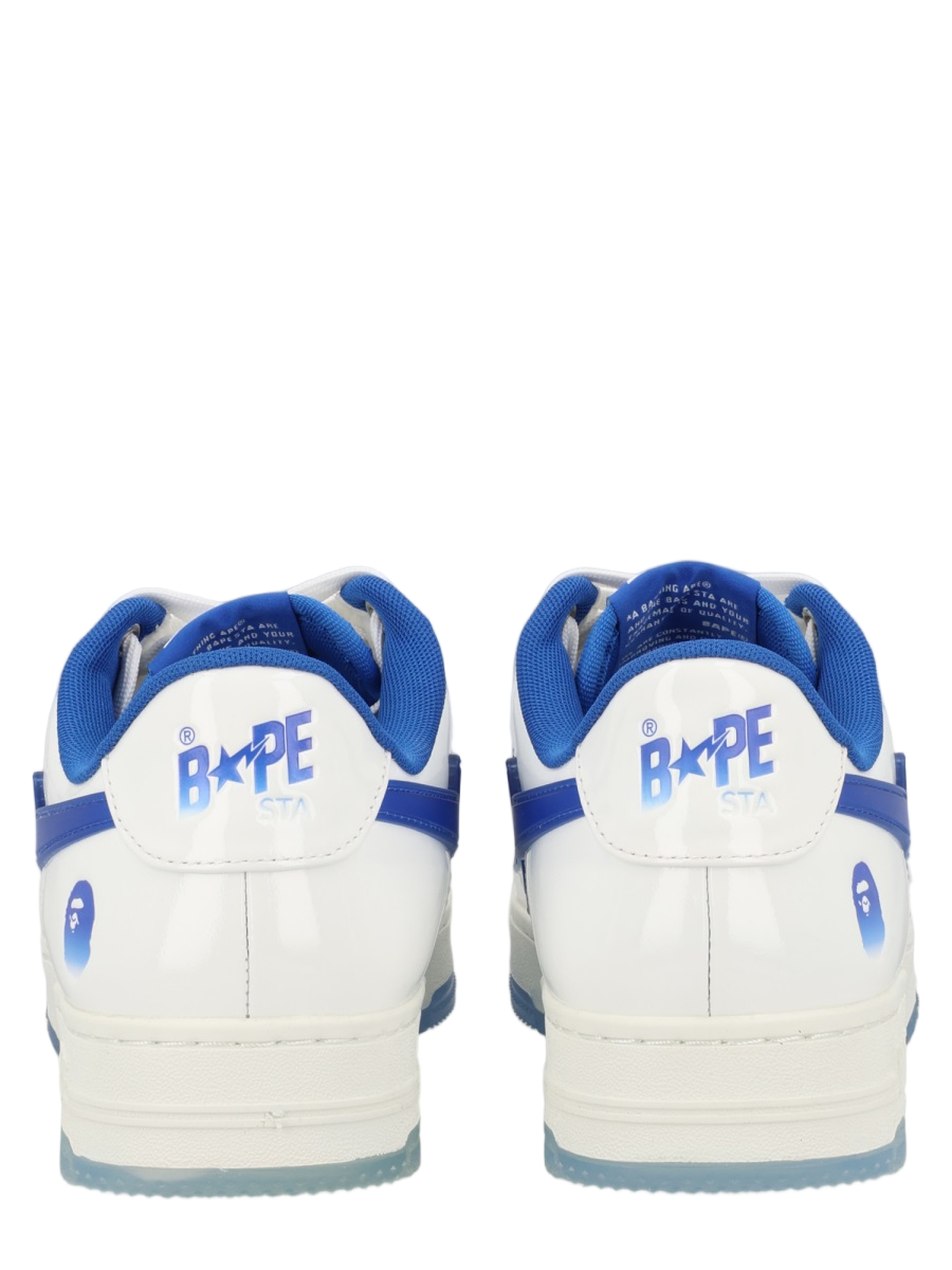 A BATHING APE Low-Top Leather Sneakers with Vibrant Accents Wit