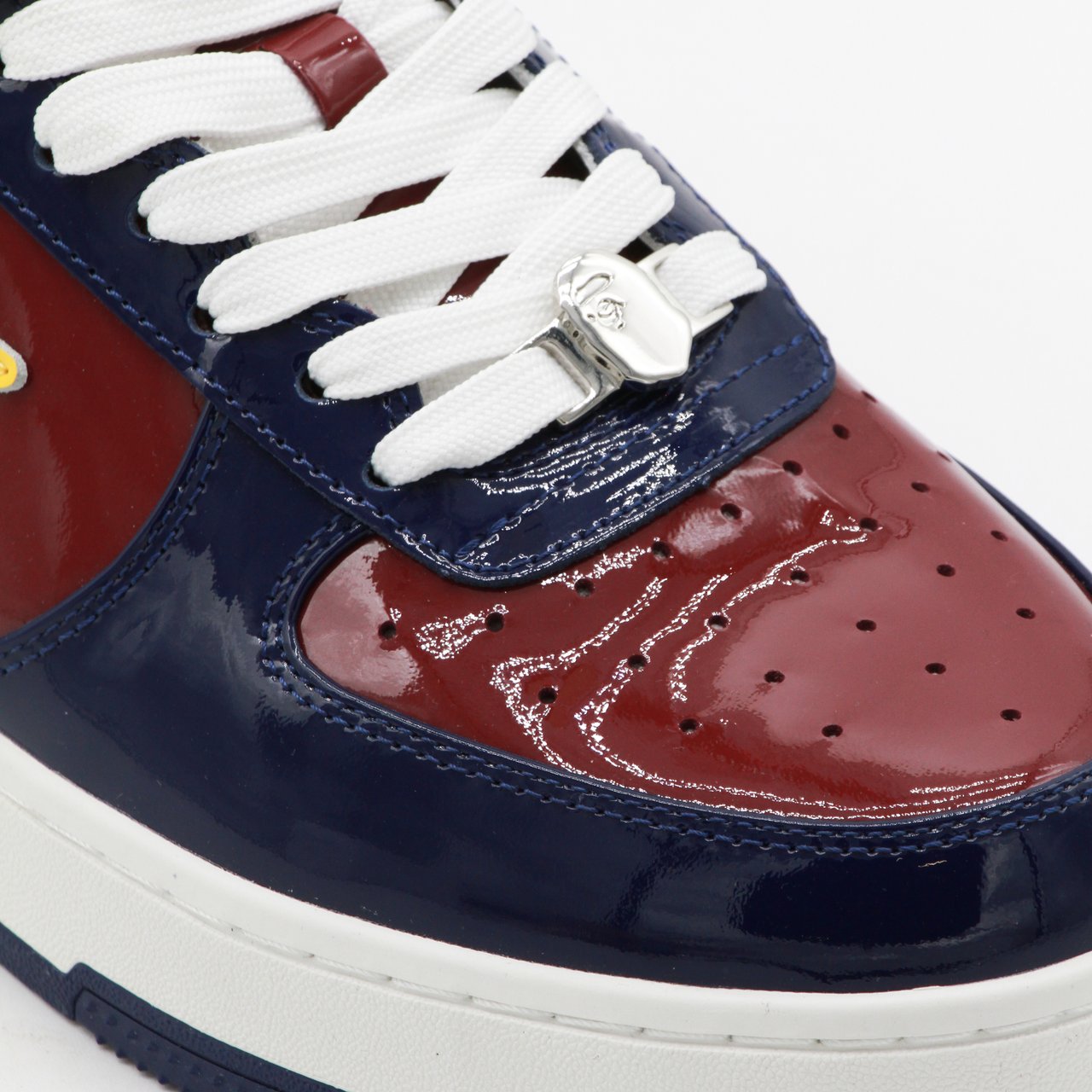 A BATHING APE Glossy Finish Sneakers with Star Blauw