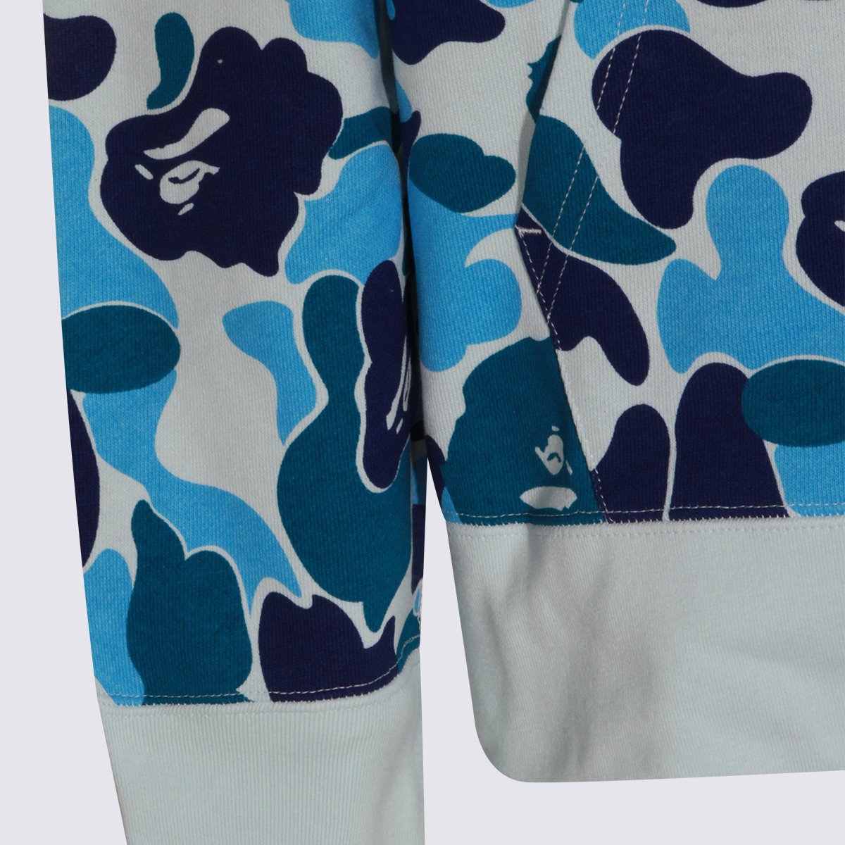 A BATHING APE Camo Print Hoodie With Graphic Logo And Front Pocket Groen