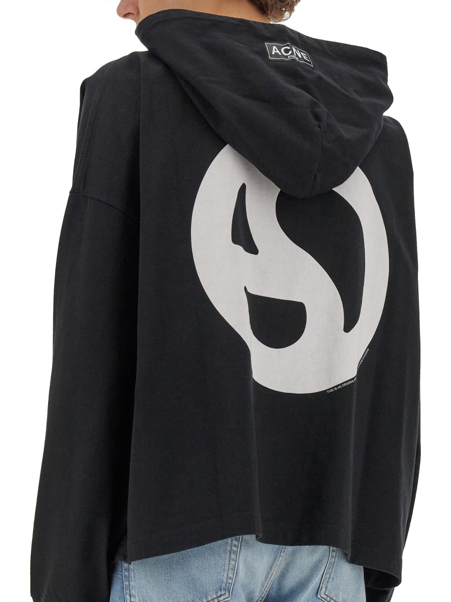 Acne Studios Cropped Boxy Hoodie With Drawstring And Graphic Accent Zwart