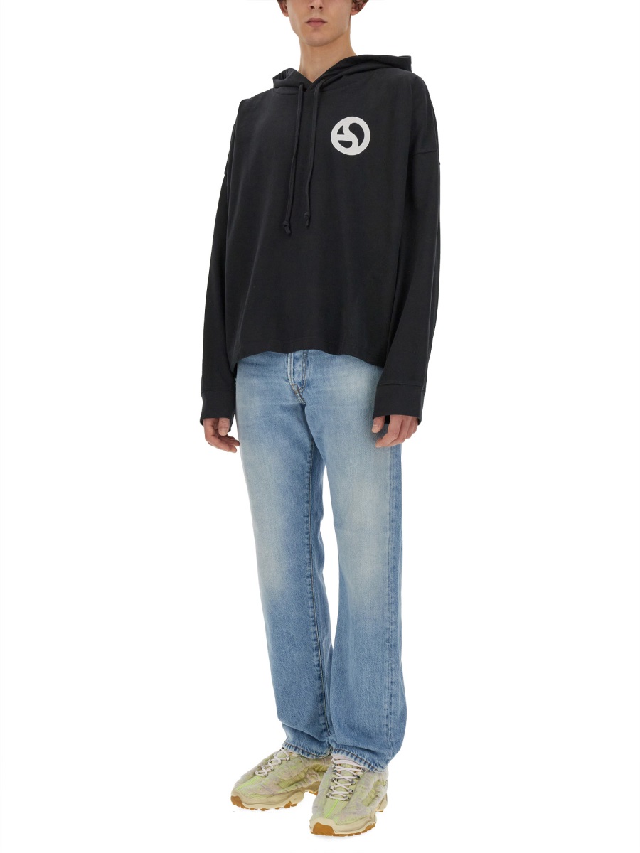 Acne Studios Cropped Boxy Hoodie With Drawstring And Graphic Accent Zwart